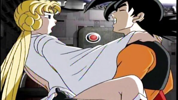 ஒரு முதிர்ந்த வயதான குழந்தை அவளது டீன் அப்ரென்டிஸால் நக்கப்படுகிறது