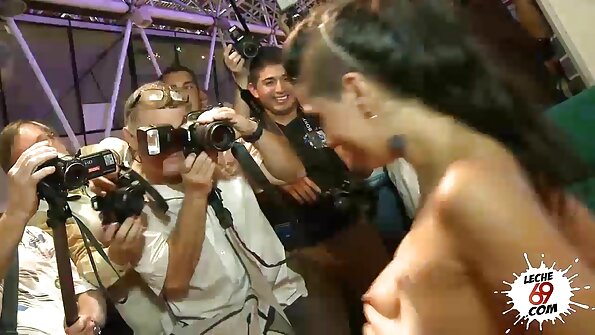 ப்ளோஜோப் மற்றும் யோனி துளையிடுதல் மசாஜ் செயல்முறையை மாற்றுகிறது