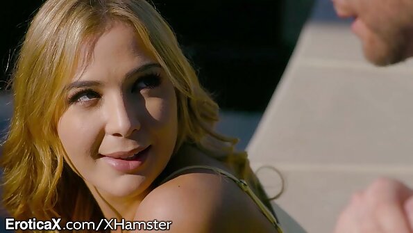 ஒரு பெரிய கழுதை மற்றும் பெரிய தொங்கும் இயற்கையான டிட்ஸ் ஃபக் கொண்ட அமெச்சூர்!